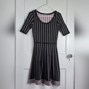 Danny & Nicole Sweater Dress Size Small